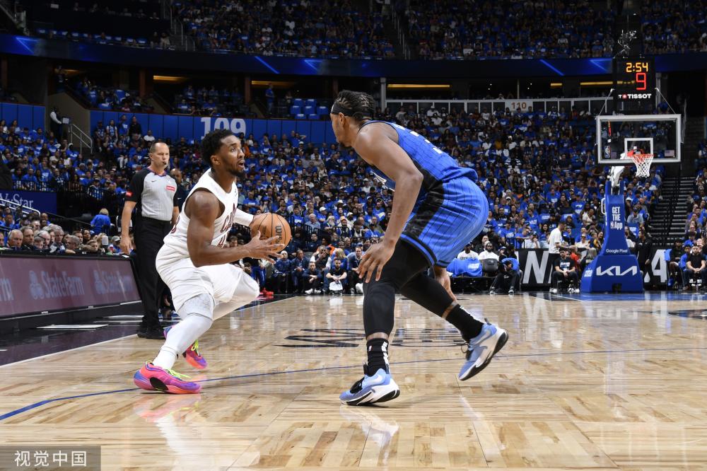 何突然沦陷 何突然沦陷