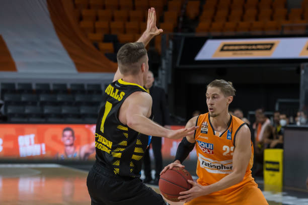 在竞争激烈 在竞争激烈